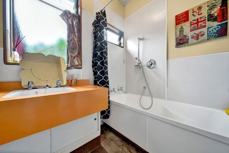 Photo of property in 3a Julian Place, Westown, New Plymouth, 4310