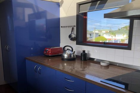 Photo of property in 2/2a Covil Avenue, Te Atatu South, Auckland, 0610