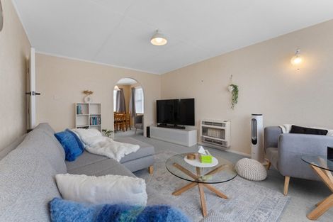 Photo of property in 5 Battersea Place, Roslyn, Palmerston North, 4414
