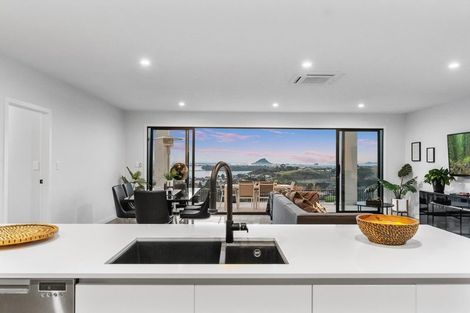 Photo of property in 42 Oceana Drive, Welcome Bay, Tauranga, 3175
