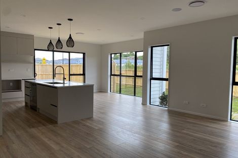 Photo of property in 28 Holcroft Street, Papakura, 2110