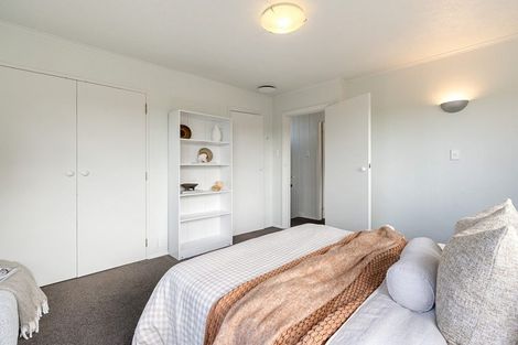 Photo of property in 318 Queens Drive, Lyall Bay, Wellington, 6022