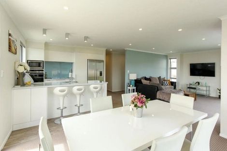 Photo of property in 92 Smart Road, Glen Avon, New Plymouth, 4312