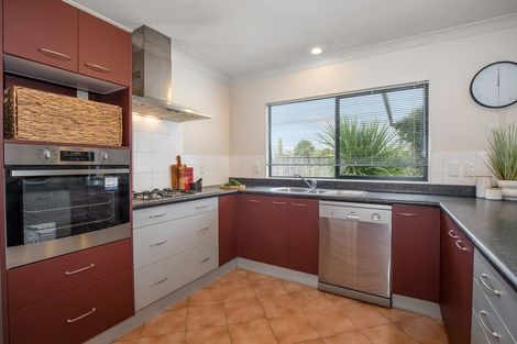 Photo of property in 155 Guildford Drive, Paraparaumu Beach, Paraparaumu, 5032