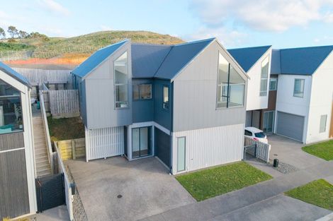 Photo of property in 15 Lemonwood Way, Woodridge, Wellington, 6037