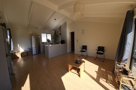 Photo of property in 2/56 Glendale Road, Glen Eden, Auckland, 0602