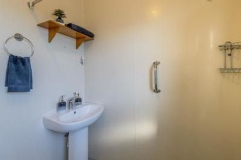 Photo of property in 5 Eton Place, Levin, 5510