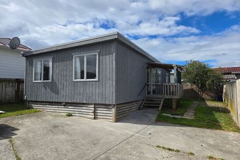 Photo of property in 2 Caserta Place, Clover Park, Auckland, 2023