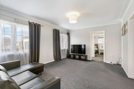 Photo of property in 20 Grove Road, Papakura, 2110