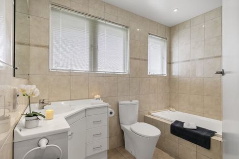 Photo of property in 272 Rangatira Road, Beach Haven, Auckland, 0626
