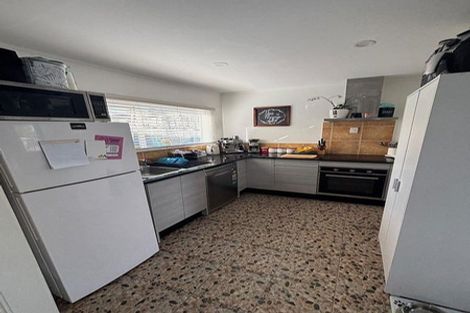 Photo of property in 808 East Coast Road, Oteha, Auckland, 0630