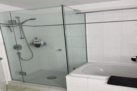 Photo of property in 130u1 Oriental Parade, Oriental Bay, Wellington, 6011