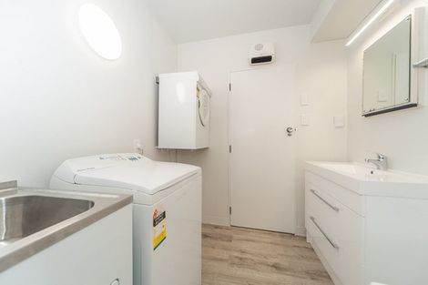 Photo of property in Jerningham Apartments, 20 Oriental Terrace, Oriental Bay, Wellington, 6011