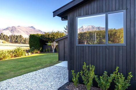 Photo of property in 65 Oregon Drive, Kelvin Heights, Queenstown, 9300