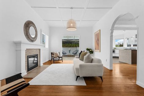 Photo of property in 1/10 Merani Street, Narrow Neck, Auckland, 0622