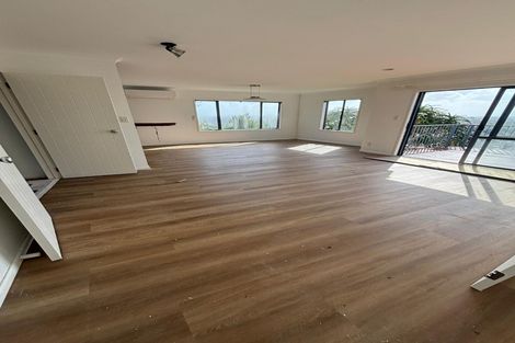Photo of property in 132 Redoubt Road, Goodwood Heights, Auckland, 2105