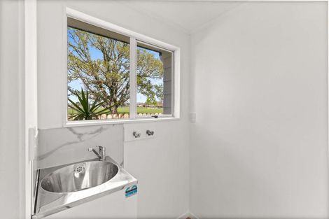 Photo of property in 2/79 Luanda Drive, Ranui, Auckland, 0612