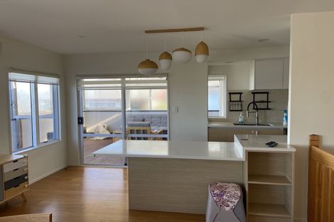 Photo of property in 107 Luckens Road, West Harbour, Auckland, 0618