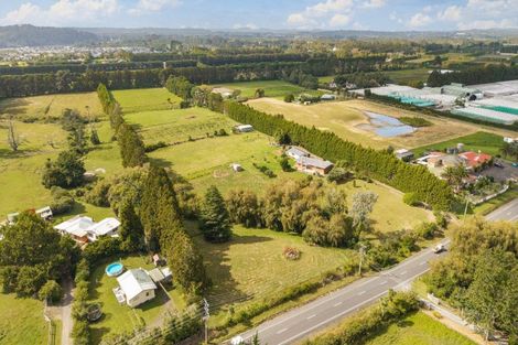 Photo of property in 230 Riverhead Road, Kumeu, 0892