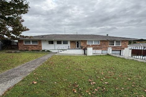 Photo of property in 60 Orams Road, Hillpark, Auckland, 2102