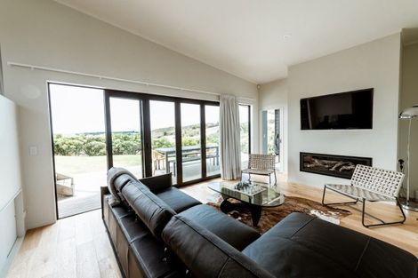 Photo of property in The Gatehouse, 187 Constable Road, Muriwai, Waimauku, 0881