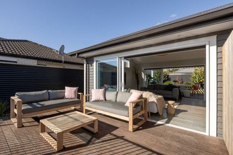 Photo of property in 28 Araroa Place, Papamoa Beach, Papamoa, 3118