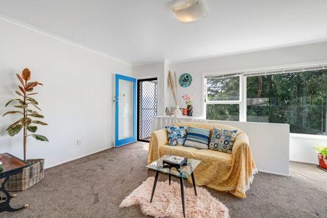 Photo of property in 1/13 Ayton Drive, Totara Vale, Auckland, 0629