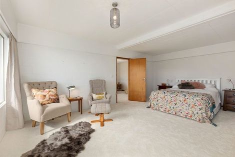 Photo of property in 55 Waitohu Road, York Bay, Lower Hutt, 5013
