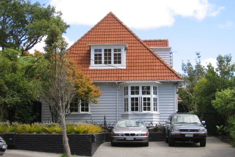 Photo of property in 12 Rimu Road, Kelburn, Wellington, 6012