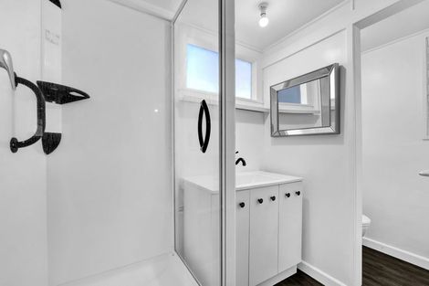 Photo of property in 402 South Road, Hawera, 4674