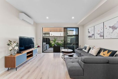 Photo of property in 17 Peihana Road, Hobsonville, Auckland, 0616