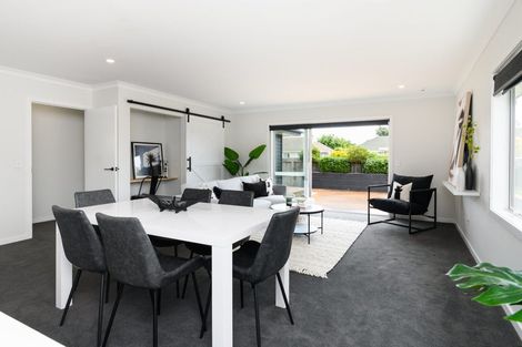 Photo of property in 5a Chelwood Street, Takaro, Palmerston North, 4412