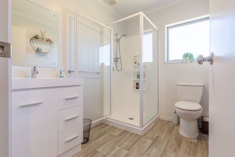 Photo of property in 15 Wai Matangi Place, Motuoapa, 3382