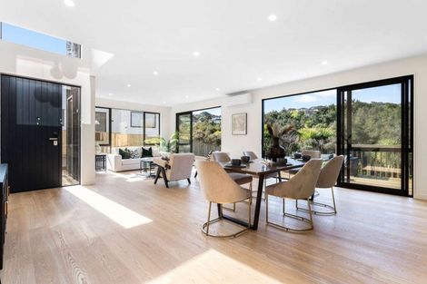 Photo of property in 16 Mcmenamin Place, Fairview Heights, Auckland, 0632