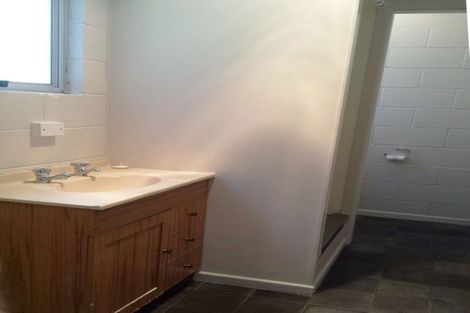 Photo of property in 2 Findlay Street, Moturoa, New Plymouth, 4310
