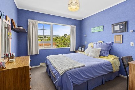 Photo of property in 6 Balliol Drive, Tawa, Wellington, 5028