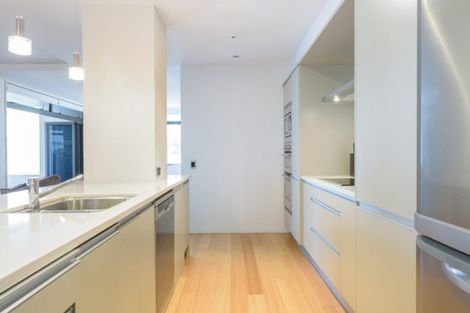 Photo of property in 5/48 Marine Parade, Mount Maunganui, 3116