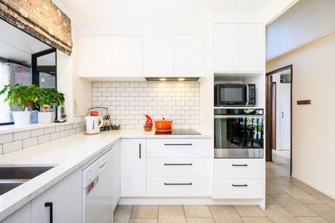 Photo of property in 19 Ashburn Lane, Awapuni, Palmerston North, 4412