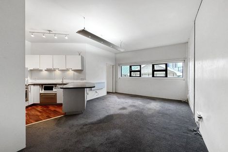 Photo of property in Endeavour Apartments, 19/125u Thorndon Quay, Pipitea, Wellington, 6011
