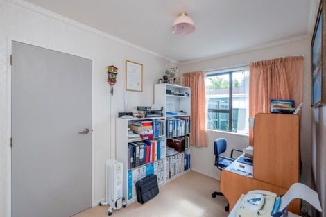 Photo of property in 15 Oriwa Street, Waikanae, 5036