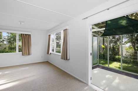 Photo of property in 5a Whitehouse Road, Titahi Bay, Porirua, 5022