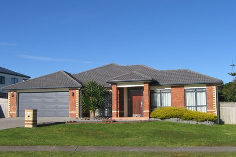 Photo of property in 31 Newbliss Crescent, East Tamaki Heights, Auckland, 2016