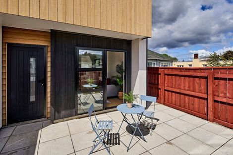 Photo of property in 2/892 High Street, Avalon, Lower Hutt, 5011