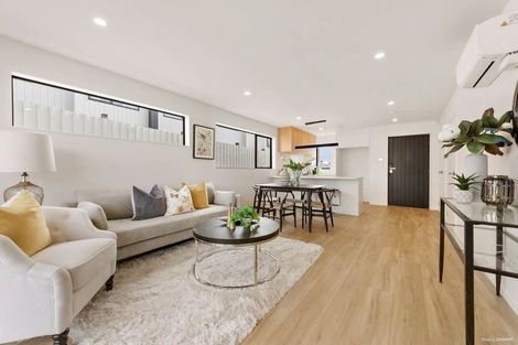 Photo of property in 17e Granville Drive, Massey, Auckland, 0614