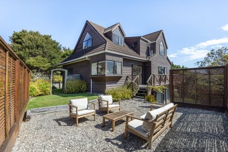 Photo of property in 16 The Crowsnest, Whitby, Porirua, 5024