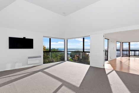 Photo of property in 20 Inverness Lane, Redcliffs, Christchurch, 8081