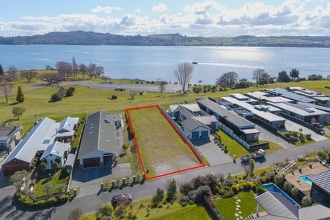 Photo of property in 30 Kuiwai Drive, Rainbow Point, Taupo, 3330