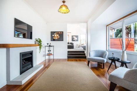 Photo of property in 13 Richmond Avenue, Northcote Point, Auckland, 0627