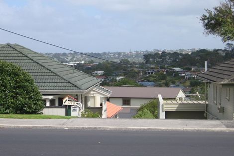 Photo of property in 1/192 East Coast Road, Forrest Hill, Auckland, 0620