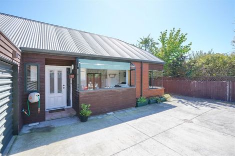 Photo of property in 52 Northcote Road, Northcote, Christchurch, 8052